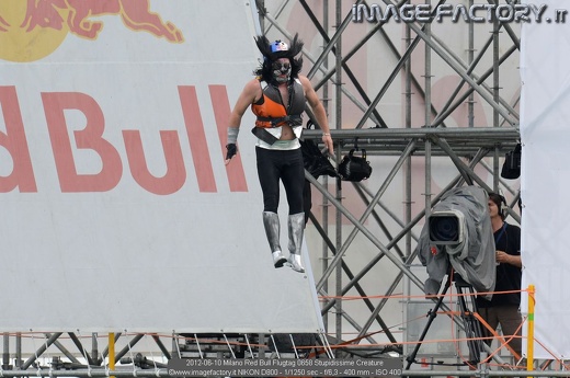 2012-06-10 Milano Red Bull Flugtag 0658 Stupidissime Creature